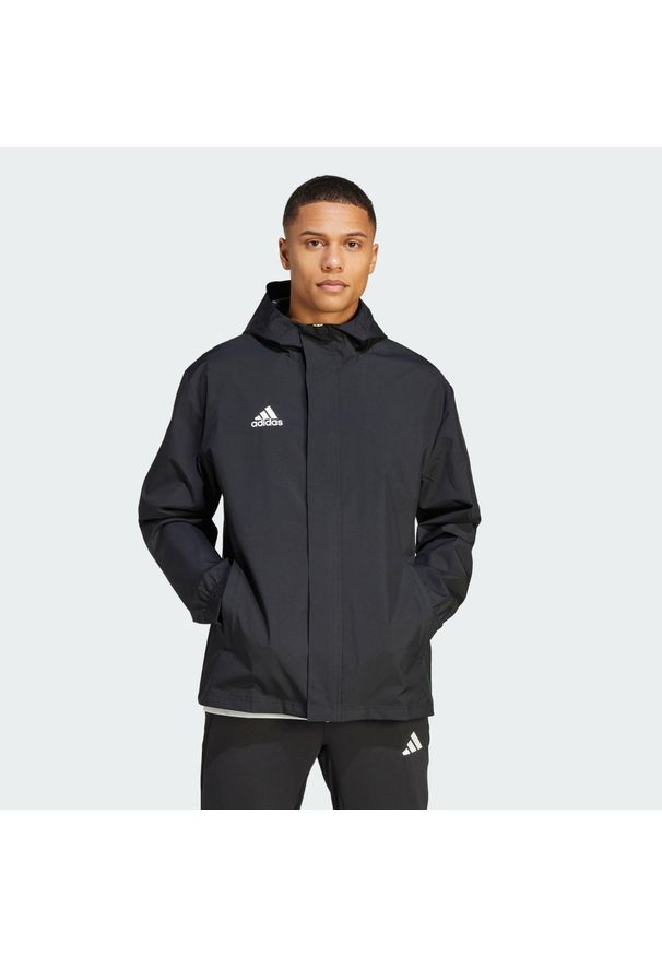 Adidas - Entrada 22 All-Weather Jacket. Kolor: czarny. Materiał: poliester, materiał. Sport: piłka nożna
