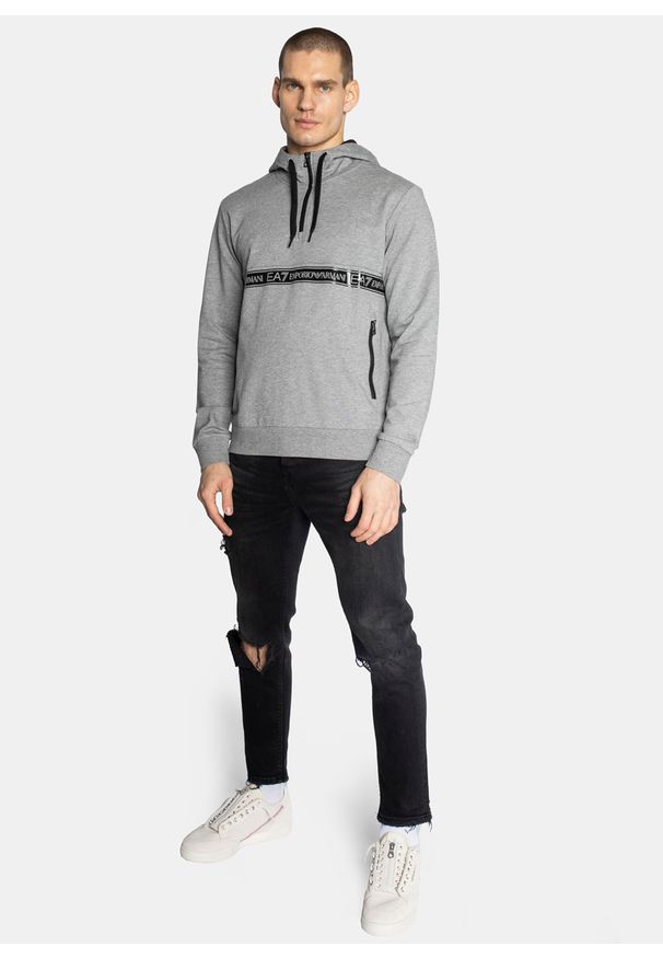 Bluza męska EA7 Emporio Armani Regular Fit (3KPM26 PJ05Z 3905). Okazja: na co dzień. Kolor: szary. Materiał: bawełna. Długość rękawa: długi rękaw. Długość: długie. Styl: sportowy, casual