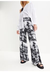 bonprix - Szerokie spodnie shirtowe z batikowym nadrukiem. Kolor: biały. Wzór: nadruk