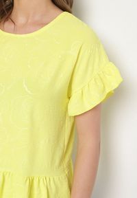 Born2be - Żółta Bluzka o Kroju Oversize z Falbanami Livelle. Okazja: na co dzień. Kolor: żółty. Materiał: jeans. Długość rękawa: krótki rękaw. Długość: krótkie. Styl: casual