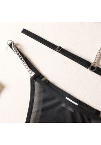 Intica - Komplet bielizny z łańcuszkami na wyjątkowe okazje Jae. Kolor: czerwony. Materiał: tkanina, materiał. Wzór: aplikacja #10