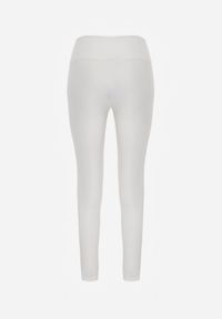Born2be - Białe Legginsy w Stylu Basic z Wyszczuplającym Pasem Samertes. Okazja: do pracy, na co dzień, na spacer. Stan: podwyższony. Kolor: biały. Długość: krótkie. Styl: casual #4