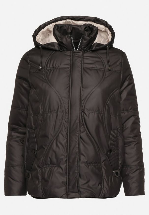 Born2be - Czarna Pikowana Kurtka z Odpinanym Kapturem i Kieszeniami Vilbia. Okazja: na co dzień, na spacer. Kolekcja: plus size. Kolor: czarny. Materiał: jeans, poliester. Styl: sportowy, elegancki, casual