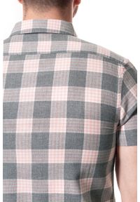 Wrangler - KOSZULA MĘSKA KRÓTKI RĘKAW WRANGLER SS 1PKT SHIRT ROSE SHADOW W5881OYS8 112129603. Materiał: bawełna. Długość rękawa: krótki rękaw. Długość: krótkie #3