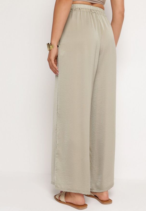 Born2be - Jasnozielone Szerokie Spodnie z Wiskozy z Wysokim Stanem Rissalie. Okazja: na co dzień. Stan: podwyższony. Kolor: beżowy. Materiał: wiskoza. Długość: długie. Styl: casual, elegancki, klasyczny
