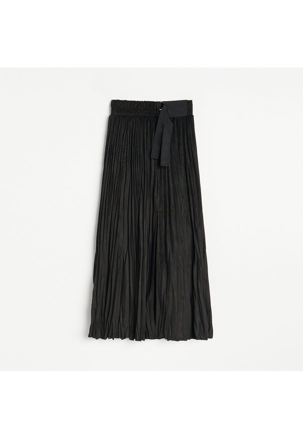 Reserved - Plisowana spódnica z imitacji zamszu - Czarny. Kolor: czarny. Materiał: zamsz