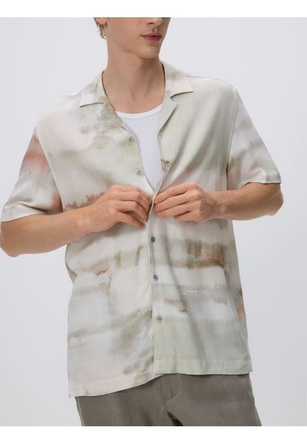 Reserved - Koszula comfort fit - wielobarwny. Materiał: wiskoza, len