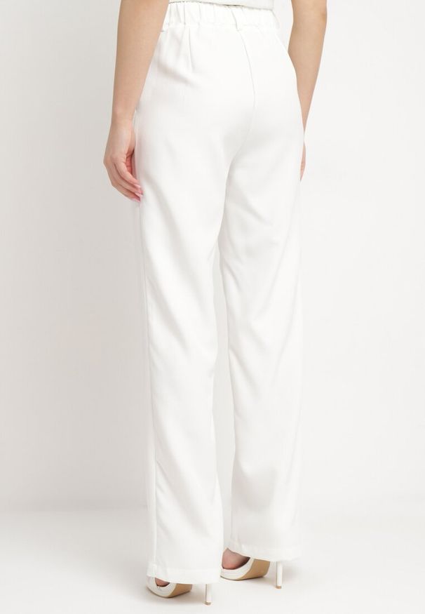 Born2be - Białe Spodnie Garniturowe z Wysokim Stanem i Gumką w Pasie Covia. Okazja: na co dzień, do pracy. Stan: podwyższony. Kolor: biały. Styl: casual