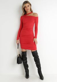 Born2be - Czerwona Sukienka Mellessa. Kolor: czerwony. Długość rękawa: długi rękaw. Wzór: jednolity. Typ sukienki: asymetryczne. Styl: elegancki. Długość: mini #2