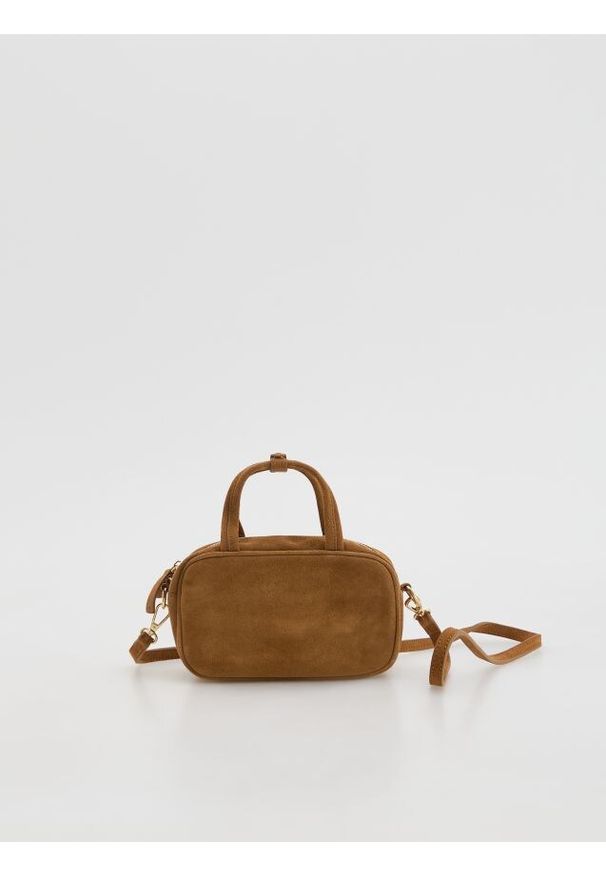 Reserved - Zamszowa torebka - beżowy. Kolor: beżowy. Materiał: zamszowe