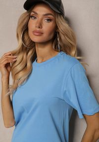 Renee - Jasnoniebieska Koszulka T-shirt Bawełniany o Klasycznym Fasonie Wasella. Okazja: na co dzień. Kolor: niebieski. Materiał: bawełna. Styl: klasyczny