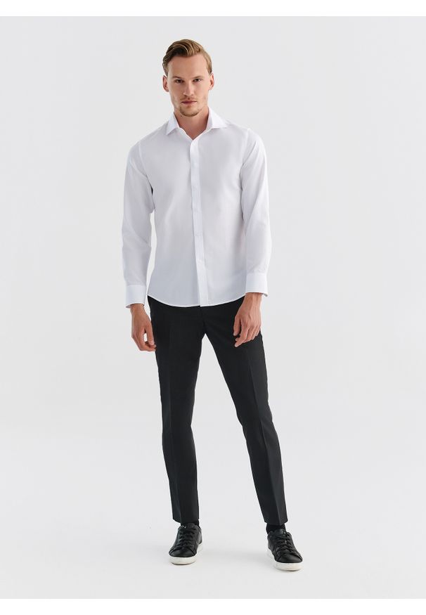 Pako Lorente - PAKO LORENTE – Koszula męska BODHI P000B-1X-508-B. Typ kołnierza: kołnierzyk włoski. Materiał: bawełna. Długość rękawa: długi rękaw. Długość: długie. Wzór: gładki. Styl: elegancki