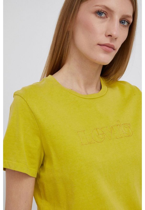 Levi's® - Levi's T-shirt bawełniany kolor zielony. Okazja: na co dzień, na spotkanie biznesowe. Kolor: zielony. Materiał: bawełna. Wzór: aplikacja. Styl: biznesowy, casual