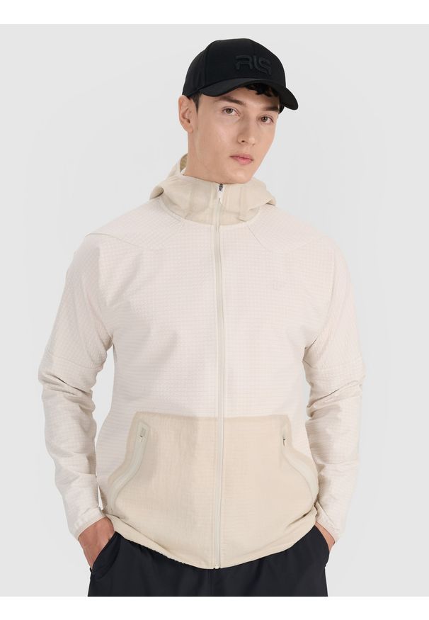 4f - 4F Bluza treningowa rozpinana z kapturem męska 4F x Robert Lewandowski - biała L. Typ kołnierza: kaptur. Kolor: biały. Materiał: dzianina, włókno, syntetyk, materiał, skóra, tkanina. Długość rękawa: raglanowy rękaw. Wzór: ze splotem. Styl: klasyczny, sportowy. Sport: fitness