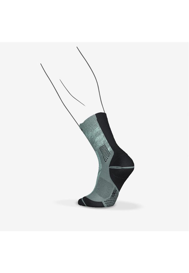 KIPRUN - Skarpetki do biegania Kiprun Run 900 wysokie grube. Kolor: zielony. Materiał: poliamid, elastan. Sport: bieganie