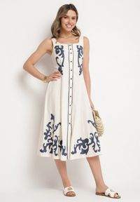 Born2be - Beżowa Sukienka z Bawełny Ozdobiona Haftami i Guzikami Milarietta. Okazja: na co dzień. Kolor: beżowy. Materiał: bawełna. Wzór: aplikacja, haft. Sezon: wiosna, lato. Typ sukienki: proste. Styl: klasyczny, casual, elegancki #3