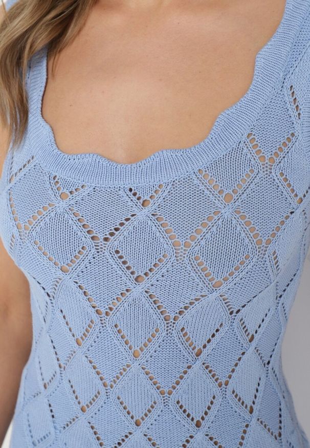 Born2be - Niebieska Dopasowana Ażurowa Sukienka na Grubych Ramiączkach Brililena. Okazja: na co dzień. Kolor: niebieski. Materiał: jeans. Długość rękawa: na ramiączkach. Wzór: ażurowy. Styl: klasyczny, elegancki, casual