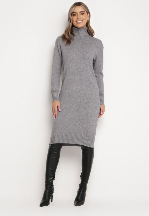 Born2be - Szara Sweterkowa Sukienka Wełniana Midi z Golfem Doulcetta. Typ kołnierza: golf. Kolor: szary. Materiał: wełna. Długość rękawa: długi rękaw. Styl: klasyczny. Długość: midi