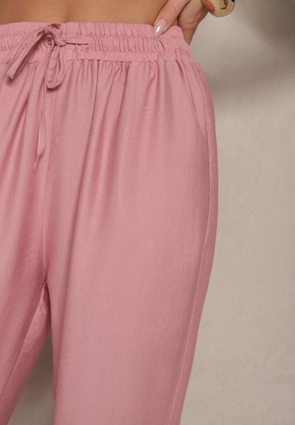 Renee - Różowe Spodnie z Bawełną Ozdobione Wiązaniem Voreia. Okazja: na co dzień. Stan: podwyższony. Kolor: różowy. Materiał: bawełna. Wzór: aplikacja. Styl: casual