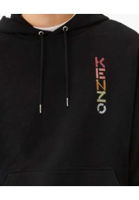 Kenzo - KENZO - Czarna bluza z kolorowym logo. Typ kołnierza: kaptur. Kolor: czarny. Materiał: bawełna. Wzór: kolorowy. Styl: klasyczny