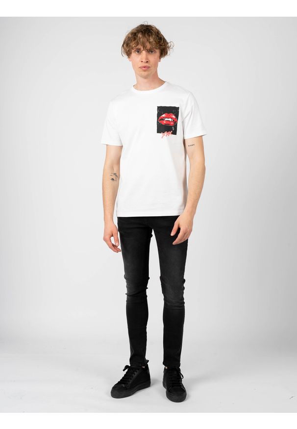 Antony Morato T-shirt | MMKS02139-FA100227 | Mężczyzna | Biały. Okazja: na co dzień. Kolor: biały. Materiał: bawełna. Wzór: aplikacja, nadruk. Styl: casual