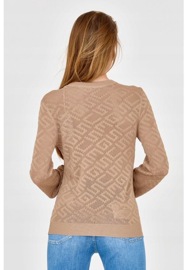Guess - GUESS Beżowy damski sweterek dzianinowy. Kolor: beżowy. Materiał: wiskoza