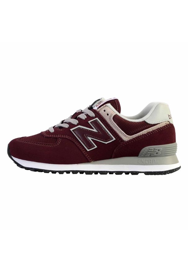 Buty do chodzenia męskie New Balance 574. Zapięcie: sznurówki. Kolor: czerwony, szary, wielokolorowy. Materiał: guma, syntetyk, tkanina, materiał. Szerokość cholewki: normalna. Model: New Balance 574. Sport: turystyka piesza