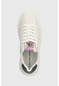 Calvin Klein Jeans sneakersy skórzane CHUNKY CUPSOLE LACEUP LTH WN kolor biały YW0YW01202. Nosek buta: okrągły. Kolor: biały. Materiał: skóra. Obcas: na platformie #4