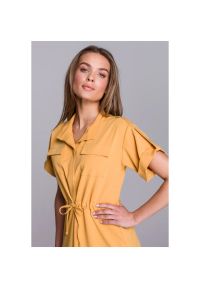 Sukienki.shop - Sukienka koszulowa trapezowa granatowa szmizjerka z wiązaniem. Okazja: na co dzień, do pracy. Kolor: niebieski. Typ sukienki: szmizjerki, trapezowe, koszulowe. Styl: casual #3