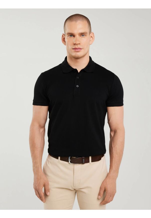 Big-Star - Koszulka męska polo czarna Markolinos 906. Typ kołnierza: polo. Kolor: czarny. Materiał: jeans. Długość: krótkie. Wzór: gładki. Styl: klasyczny, elegancki