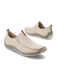 Beżowe Półbuty Rieker Stylowe Wsuwane Obuwie Damskie. Okazja: na co dzień. Zapięcie: bez zapięcia. Kolor: beżowy. Materiał: skóra. Styl: elegancki #3