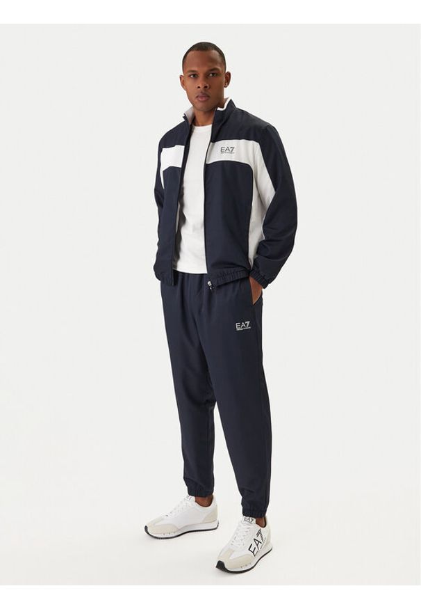 EA7 Emporio Armani Dres 7M001530 AF16072 Granatowy Regular Fit. Kolor: niebieski. Materiał: syntetyk