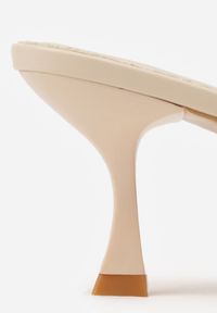 Born2be - Beżowe Klapki na Niskiej Szpilce z Odkrytym Noskiem Cametea. Okazja: na co dzień. Nosek buta: otwarty. Kolor: beżowy. Materiał: len. Obcas: na obcasie. Styl: casual, elegancki. Wysokość obcasa: niski #3