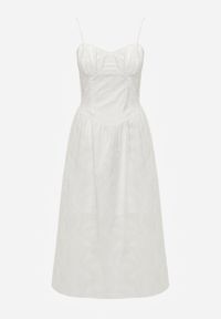 Born2be - Biała Bawełniana Sukienka o Rozkloszowanym Kroju na Ramiączka z Haftem Rhethiphe. Okazja: na spacer, na co dzień. Typ kołnierza: dekolt gorset. Kolor: biały. Wzór: haft. Typ sukienki: rozkloszowane, proste, gorsetowe. Materiał: bawełna. Długość rękawa: na ramiączkach. Sezon: wiosna, lato. Styl: casual, elegancki, klasyczny #8