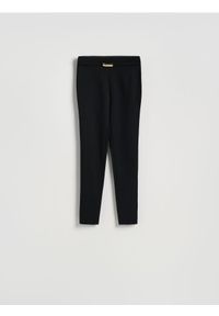 Reserved - Legginsy z paskiem - czarny. Kolor: czarny. Materiał: wiskoza, dzianina
