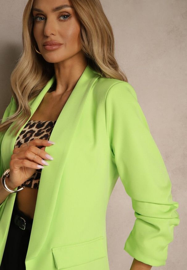 Renee - Jasnozielona Gładka Marynarka z Rękawami 7/8 i Klapami Adylia. Kolor: zielony. Wzór: gładki. Styl: elegancki