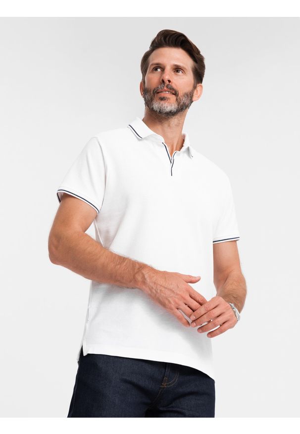 Ombre Clothing - Koszulka męska polo z dzianiny pique bez guzików - biała V1 - Rozmiar: XL. Okazja: na co dzień, do pracy. Typ kołnierza: polo. Kolor: biały. Materiał: dzianina. Wzór: aplikacja, paski, ze splotem. Styl: casual, klasyczny, sportowy, wizytowy