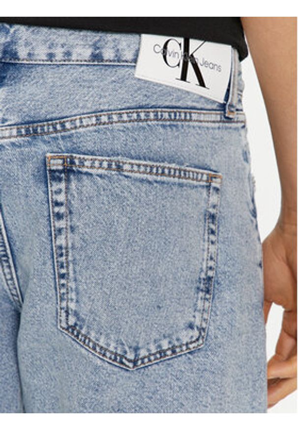 Calvin Klein Jeans Szorty jeansowe J30J324873 Niebieski Regular Fit. Kolor: niebieski. Materiał: bawełna