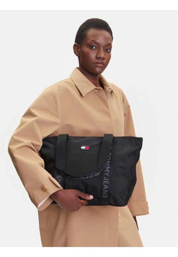 Tommy Jeans Torebka Tjw Ess Daily Tote AW0AW17389 Czarny. Kolor: czarny