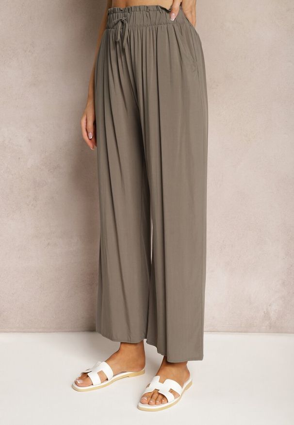 Renee - Brązowe Spodnie Karrill. Kolor: beżowy, brązowy. Materiał: wiskoza. Długość: długie. Sezon: lato. Styl: elegancki