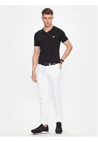 Guess T-Shirt M2YI32 J1314 Czarny Slim Fit. Kolor: czarny. Materiał: bawełna