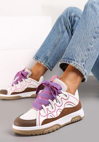 Renee - Różowo-Białe Sneakersy Ozdobione Brokatem z Oryginalnym Sznurowaniem Patricie. Kolor: różowy. Wzór: aplikacja #1