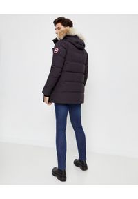 CANADA GOOSE - Czarna Parka Carson. Okazja: na spacer. Kolor: czarny. Materiał: bawełna, poliester, materiał, futro, puch. Wzór: aplikacja. Sezon: zima. Styl: klasyczny #3