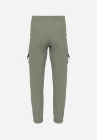 Born2be - Ciemnozielone Spodnie Joggery z Ozdobnymi Kieszeniami na Napy Lessalia. Okazja: na co dzień. Kolor: zielony. Styl: casual #7
