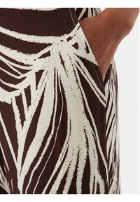 Guess Spodnie materiałowe W6GB19 W1972 Brązowy Regular Fit. Kolor: brązowy. Materiał: wiskoza #5