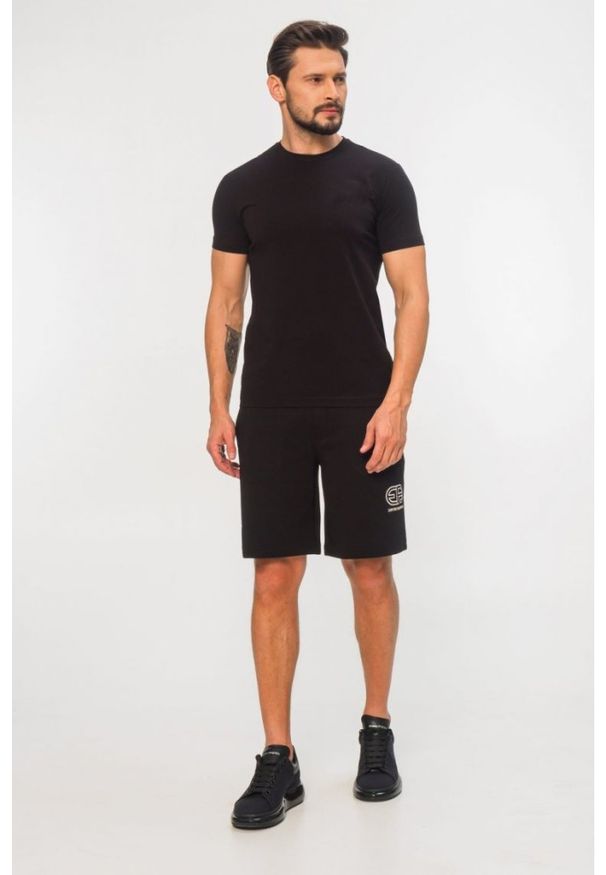 Emporio Armani - EMPORIO ARMANI Czarne bawełniane szorty z wyszywanym logo. Kolor: czarny. Materiał: bawełna