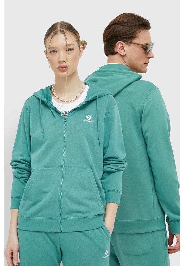 Converse bluza kolor turkusowy z kapturem z aplikacją. Typ kołnierza: kaptur. Kolor: turkusowy. Wzór: aplikacja
