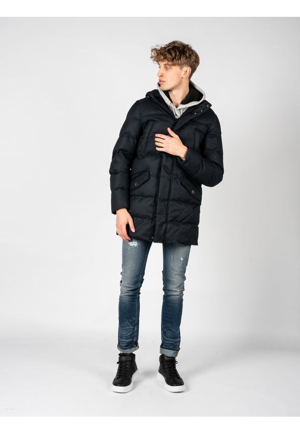 Geox Parka "Levico" | M2628P T2956 | Mężczyzna | Czarny, Granatowy. Okazja: na co dzień. Typ kołnierza: kaptur. Kolor: niebieski, wielokolorowy, czarny. Materiał: poliester. Wzór: nadruk, kratka. Styl: casual