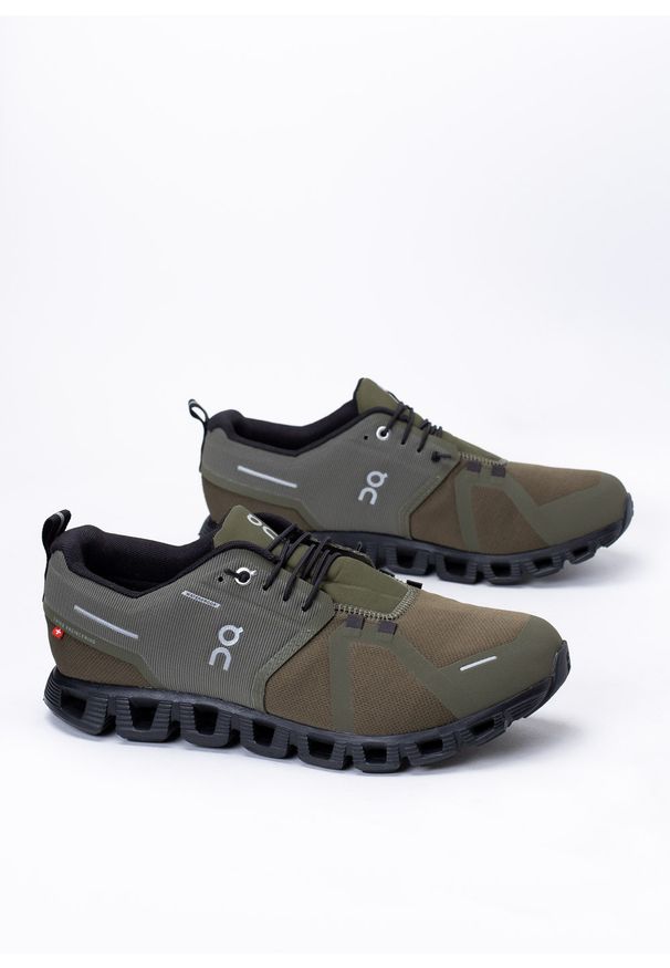 On - Sneakersy męskie oliwkowe ON Cloud 5 Waterproof. Okazja: na co dzień. Kolor: oliwkowy