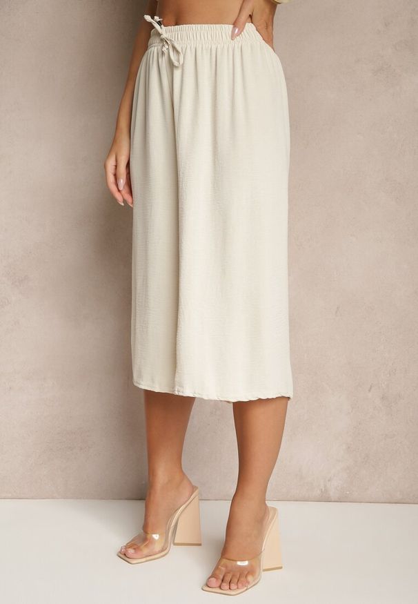 Renee - Beżowe Spodnie Kuloty z Bawełną High Waist Azetia. Okazja: na co dzień. Stan: podwyższony. Kolor: beżowy. Materiał: bawełna. Sezon: wiosna, lato. Styl: elegancki, casual, sportowy